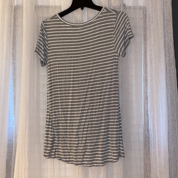 Long v-neck - Picture 2 of 3